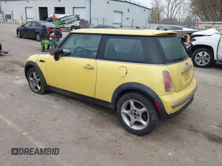 2002 MINI Hardtop with VIN WMWRC33452TC34781, listed as a IAAI auction lot 42100266 with 186,263 mi miles and . Bid and sale history available at DreamBid. Image 3.