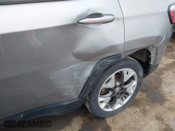 2019 Jeep Compass Limited with VIN 3C4NJCCB8KT782121, listed as a IAAI auction lot 41698308 with 158,352 mi miles. Bid and sale history available at carsss.com. Image 6.