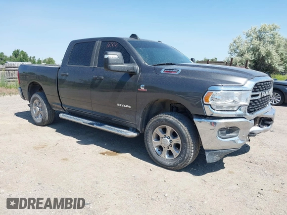 2024 Ram 2500 Big Horn z VIN 3C6UR5DLXRG296301, wystawiony jako IAAI lot #42496302 z przebiegiem 47 626 mil mil oraz . Historia ofert i sprzedaży dostępna na DreamBid. Obrazek 1.