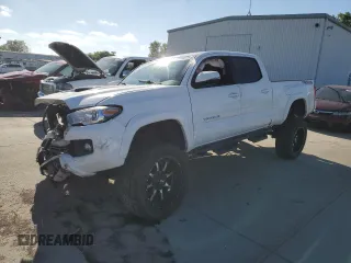 2017 Toyota Tacoma SR5 with VIN 3TMDZ5BN5HM026843, listed as a Copart auction lot 50594625 with 62,936 mi miles and Salvage Title. Bid and sale history available at carsss.com. Image 1.
