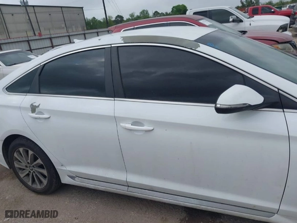 2016 Hyundai Sonata 2.4L Sport with VIN 5NPE34AF0GH342889, listed as a IAAI auction lot 41960631 with 198,541 mi miles. Bid and sale history available at carsss.com. Image 13.