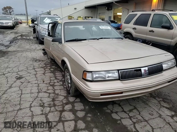 1995 Oldsmobile Cutlass Ciera SL z VIN 1G3AJ55MXS6369507, wystawiony jako Copart lot #82143844 z przebiegiem 95 303 mil mil oraz Szkoda całkowita • Salvage title. Historia ofert i sprzedaży dostępna na DreamBid. Obrazek 10.
