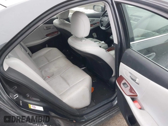 2010 Lexus HS 250h with VIN JTHBB1BA7A2005666, listed as a IAAI auction lot 41556807 with 227,184 mi miles and . Bid and sale history available at DreamBid. Image 8.