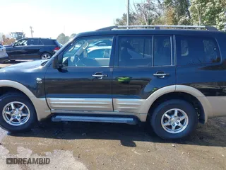2002 Mitsubishi Montero XLS with VIN JA4MW31R52J070132, listed as a IAAI auction lot 41782522 with 92,575 mi miles. Bid and sale history available at carsss.com. Image 14.
