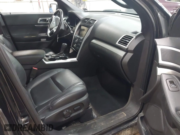 2015 Ford Explorer XLT z VIN 1FM5K8D83FGA52734, wystawiony jako IAAI lot #42285782 z przebiegiem 107 327 mil mil oraz . Historia ofert i sprzedaży dostępna na DreamBid. Obrazek 5.