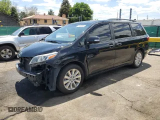 2015 Toyota Sienna Limited z VIN 5TDDK3DC7FS104752, wystawiony jako Copart lot #61606055 z przebiegiem 119 771 mil mil oraz Szkoda całkowita • Salvage title. Historia ofert i sprzedaży dostępna na DreamBid. Obrazek 1.