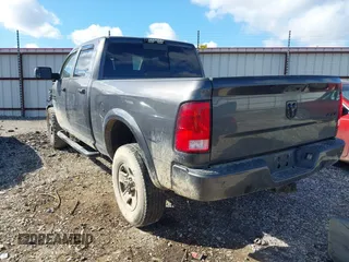 2018 Ram 2500 Big Horn with VIN 3C6UR5DLXJG341371, listed as a IAAI auction lot 41371836 with 197,924 mi miles. Bid and sale history available at carsss.com. Image 3.