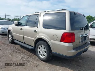 2006 Lincoln Navigator Luxury z VIN 5LMFU28506LJ27356, wystawiony jako IAAI lot #42309880 z przebiegiem 240 000 mil mil oraz . Historia ofert i sprzedaży dostępna na DreamBid. Obrazek 3.