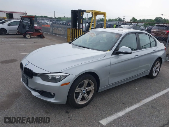 2013 BMW 3 Series 328i xDrive с VIN WBA3B5C56DF596873, выставлен на аукционе IAAI как лот 42504933 с пробегом 113 918 миль миль и . История ставок и продаж доступна на DreamBid. Изображение 2.