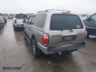 2002 Toyota 4Runner SR5 with VIN JT3GN86R820243308, listed as a IAAI auction lot 41563258 with 229,634 mi miles. Bid and sale history available at carsss.com. Image 3.