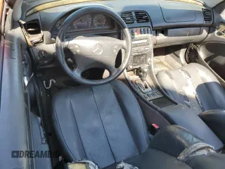 2000 Mercedes-Benz CLK 320/430 z VIN WDBLK70G7YT039206, wystawiony jako Copart lot #53269374 z przebiegiem Nie podano mil oraz Nie do naprawy • Non repairable. Historia ofert i sprzedaży dostępna na DreamBid. Obrazek 8.