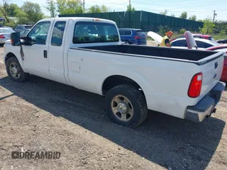 2015 Ford F-250 XLT z VIN 1FT7X2A6XFEB14897, wystawiony jako IAAI lot #42218738 z przebiegiem Nie podano mil oraz . Historia ofert i sprzedaży dostępna na DreamBid. Obrazek 3.