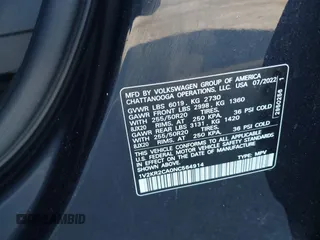 2022 Volkswagen Atlas SE z VIN 1V2KR2CA0NC564914, wystawiony jako IAAI lot #42035604 z przebiegiem 35 678 mil mil oraz . Historia ofert i sprzedaży dostępna na DreamBid. Obrazek 9.