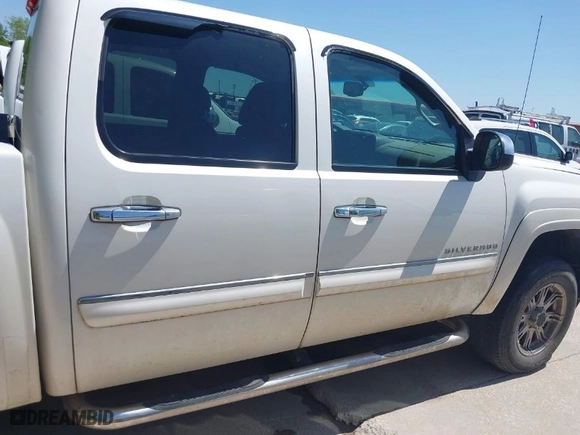 2012 Chevrolet Silverado 1500 LT with VIN 3GCPKSE73CG146306, listed as a IAAI auction lot 41997096 with 180,272 mi miles. Bid and sale history available at carsss.com. Image 13.