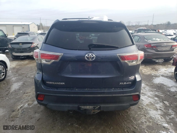 2014 Toyota Highlander XLE with VIN 5TDJKRFH6ES058215, listed as a Copart auction lot 44928525 with 0 mi miles and Clean Title. Bid and sale history available at carsss.com. Image 6.