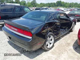 2010 Dodge Challenger R/T Classic z VIN 2B3CJ5DT0AH184026, wystawiony jako IAAI lot #42388128 z przebiegiem 181 601 mil mil oraz . Historia ofert i sprzedaży dostępna na DreamBid. Obrazek 4.