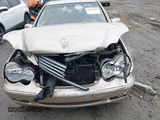 2003 Mercedes-Benz C 320 with VIN WDBRF64J03F298111, listed as a IAAI auction lot 42112965 with 198,974 mi miles and . Bid and sale history available at DreamBid. Image 6.