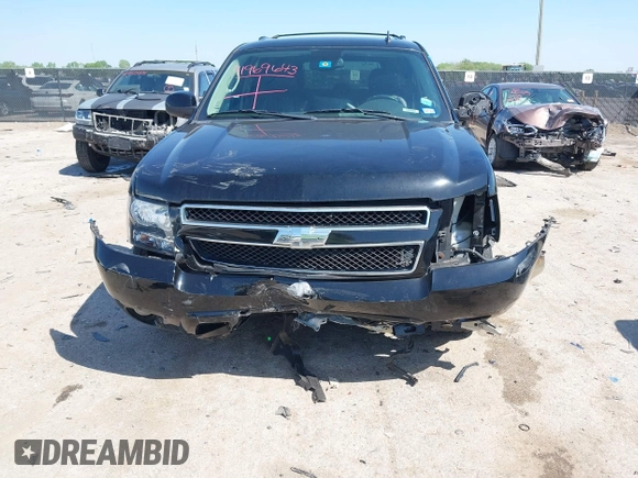 2013 Chevrolet Suburban LT with VIN 1GNSCJE0XDR255326, listed as a IAAI auction lot 41969643 with 176,494 mi miles. Bid and sale history available at carsss.com. Image 6.