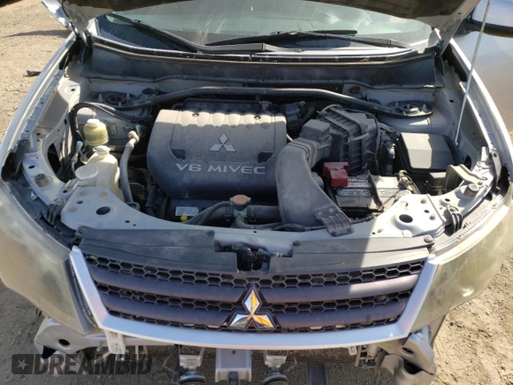 2007 Mitsubishi Outlander LS z VIN JA4MT31X57Z012313, wystawiony jako Copart lot #48812055 z przebiegiem 139 066 mil mil oraz Szkoda całkowita • Salvage title. Historia ofert i sprzedaży dostępna na DreamBid. Obrazek 12.