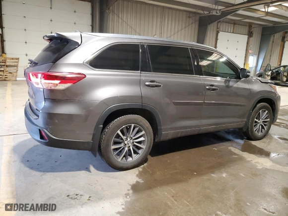 2018 Toyota Highlander SE with VIN 5TDJZRFH4JS805865, listed as a Copart auction lot 50727845 with 77,142 mi miles and Salvage Title. Bid and sale history available at carsss.com. Image 3.