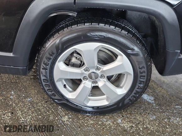 2018 Jeep Compass Latitude with VIN 3C4NJCBB3JT267351, listed as a IAAI auction lot 42715580 with 153,508 mi miles and . Bid and sale history available at DreamBid. Image 40.