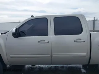 2009 Chevrolet Silverado 1500 LTZ with VIN 3GCEK33M29G254317, listed as a IAAI auction lot 41700617 with 163,950 mi miles. Bid and sale history available at carsss.com. Image 15.