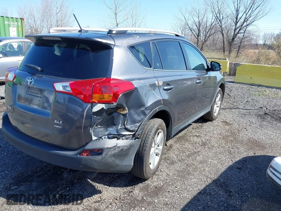 2014 Toyota RAV4 XLE with VIN 2T3RFREV2EW143193, listed as a IAAI auction lot 41892552 with 185,433 mi miles. Bid and sale history available at carsss.com. Image 4.