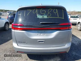 2021 Chrysler Pacifica Touring z VIN 2C4RC1FG8MR565455, wystawiony jako IAAI lot #41796891 z przebiegiem 105 645 mil mil oraz . Historia ofert i sprzedaży dostępna na DreamBid. Obrazek 16.