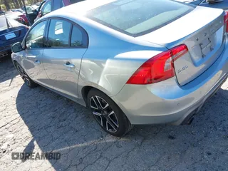 2018 Volvo S60 Dynamic z VIN YV126MFL4J2451903, wystawiony jako IAAI lot #41844843 z przebiegiem 118 026 mil mil oraz . Historia ofert i sprzedaży dostępna na DreamBid. Obrazek 3.