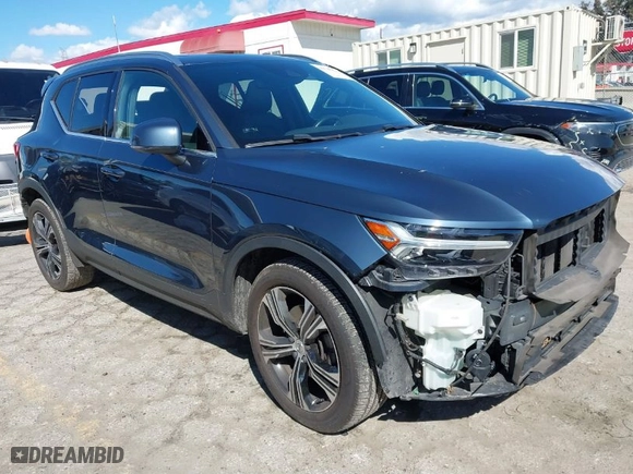 2019 Volvo XC40 Inscription with VIN YV4162UL6K2111899, listed as a IAAI auction lot 41746026 with 59,319 mi miles. Bid and sale history available at carsss.com. Image 1.