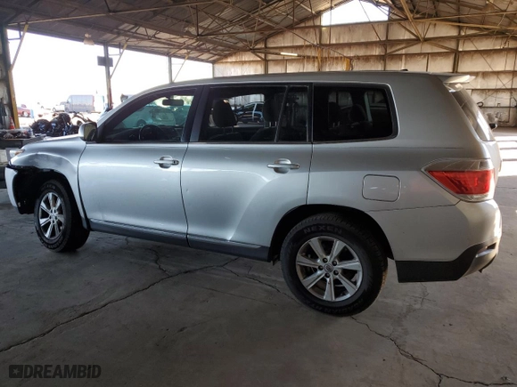 2011 Toyota Highlander with VIN 5TDZA3EH4BS008073, listed as a Copart auction lot 46930955 with 170,492 mi miles and Salvage Title. Bid and sale history available at carsss.com. Image 2.