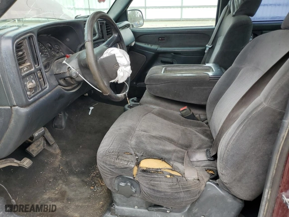 2001 Chevrolet Silverado 1500 LS with VIN 2GCEC19V011136345, listed as a Copart auction lot 43797725 with 540,422 mi miles and Salvage Title. Bid and sale history available at carsss.com. Image 7.