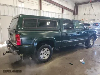 2005 Chevrolet Silverado 1500 LS with VIN 2GCEK13T951108186, listed as a Copart auction lot 46241485 with 203,975 mi miles and Non Repairable. Bid and sale history available at carsss.com. Image 3.