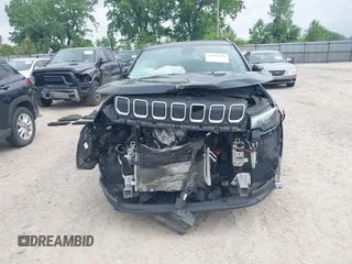 2022 Jeep Compass Latitude z VIN 3C4NJDBB3NT113332, wystawiony jako IAAI lot #42452658 z przebiegiem 43 430 mil mil oraz . Historia ofert i sprzedaży dostępna na DreamBid. Obrazek 6.