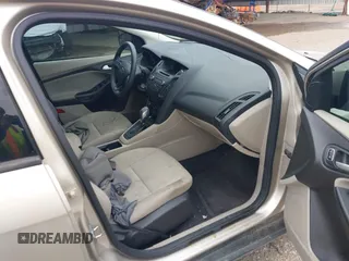 2017 Ford Focus SE with VIN 1FADP3F28HL236581, listed as a IAAI auction lot 41911991 with 61,990 mi miles. Bid and sale history available at carsss.com. Image 5.