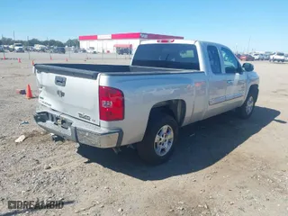 2011 Chevrolet Silverado 1500 LT with VIN 1GCRCSE0XBZ133317, listed as a IAAI auction lot 40613235 with 96,334 mi miles. Bid and sale history available at carsss.com. Image 4.