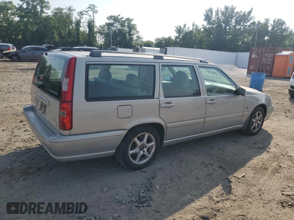 2000 Volvo V70 z VIN YV1LW61J1Y2714297, wystawiony jako Copart lot #60986905 z przebiegiem 110 891 mil mil oraz Szkoda całkowita • Salvage title. Historia ofert i sprzedaży dostępna na DreamBid. Obrazek 3.