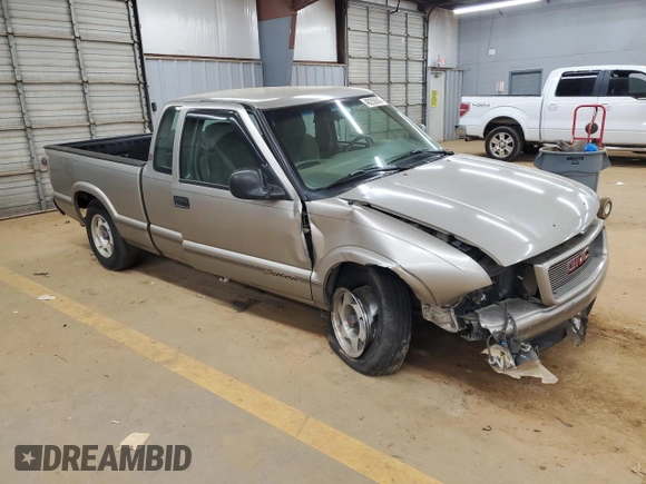 1998 GMC Sonoma SLS with VIN 1GTCS1943W8520982, listed as a Copart auction lot 48259045 with 218,811 mi miles and Salvage Title. Bid and sale history available at carsss.com. Image 4.