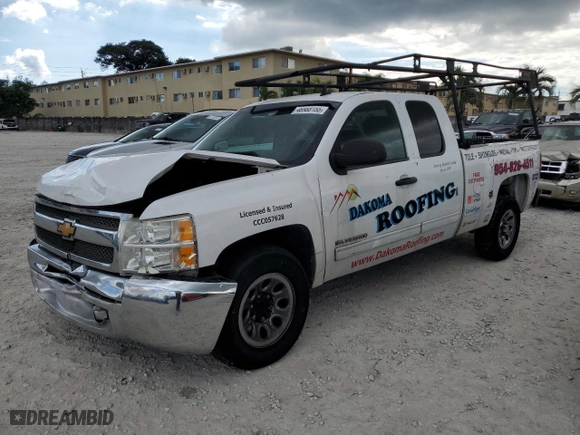 2013 Chevrolet Silverado 1500 LT with VIN 1GCRCSEA0DZ235270, listed as a Copart auction lot 46988155 with 262,509 mi miles and Salvage Title. Bid and sale history available at carsss.com. Image 1.