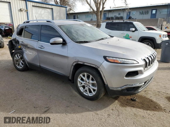 2018 Jeep Cherokee Latitude with VIN 1C4PJLCB7JD539767, listed as a Copart auction lot 87133824 with 161,979 mi miles and Salvage Title. Bid and sale history available at carsss.com. Image 4.
