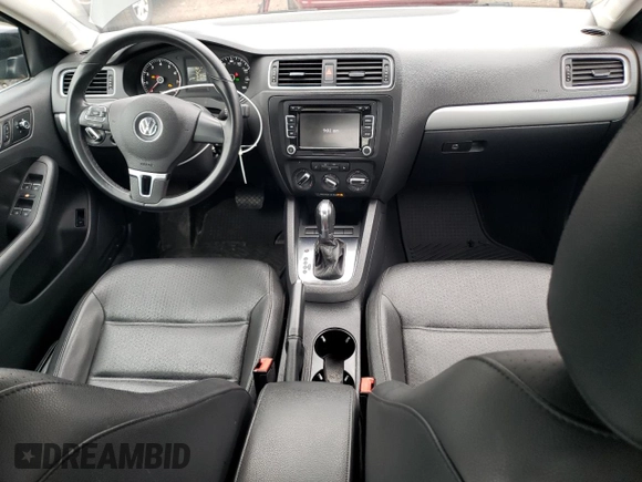 2013 Volkswagen Jetta SE with VIN 3VWDX7AJ3DM360070, listed as a Copart auction lot 55623855 with 75,104 mi miles and Salvage title. Bid and sale history available at DreamBid. Image 8.