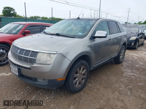 2008 Lincoln MKX with VIN 2LMDU68C88BJ17360, listed as a IAAI auction lot 42111549 with 221,191 mi miles. Bid and sale history available at carsss.com. Image 2.