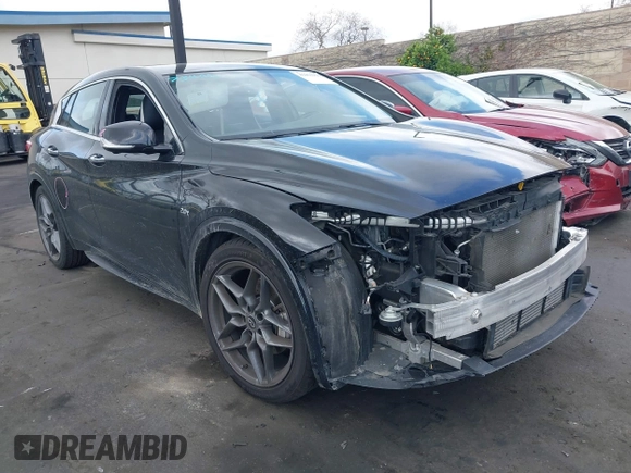 2018 Infiniti QX30 with VIN SJKCH5CP5JA043060, listed as a IAAI auction lot 41866956 with 78,735 mi miles. Bid and sale history available at carsss.com. Image 1.