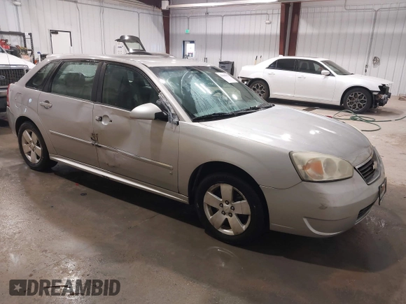 2006 Chevrolet Malibu Maxx LT with VIN 1G1ZT61866F294685, listed as a IAAI auction lot 42068592 with 110,201 mi miles. Bid and sale history available at carsss.com. Image 1.