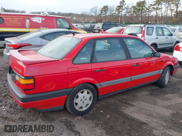 1991 Volkswagen Passat z VIN WVWFB4315ME035691, wystawiony jako IAAI lot #41627396 z przebiegiem 168 795 mil mil oraz . Historia ofert i sprzedaży dostępna na DreamBid. Obrazek 4.