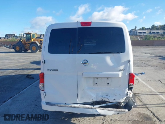 2015 Nissan NV200 SV with VIN 3N6CM0KN3FK733653, listed as a IAAI auction lot 41939309 with 125,032 mi miles. Bid and sale history available at carsss.com. Image 16.