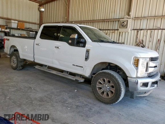 2018 Ford F-250 XL z VIN 1FT7W2BT9JEB71401, wystawiony jako Copart lot #63932135 z przebiegiem 135 383 mil mil oraz Szkoda całkowita • Salvage title. Historia ofert i sprzedaży dostępna na DreamBid. Obrazek 4.