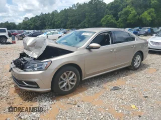 2017 Volkswagen Passat S z VIN 1VWAT7A33HC033823, wystawiony jako Copart lot #60361795 z przebiegiem 102 462 mil mil oraz Szkoda całkowita • Salvage title. Historia ofert i sprzedaży dostępna na DreamBid. Obrazek 1.