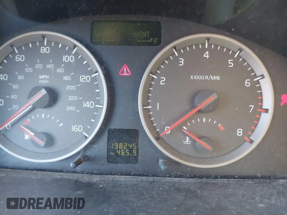 2006 Volvo S40 2.4L with VIN YV1MS382462185227, listed as a IAAI auction lot 41396349 with 198,245 mi miles. Bid and sale history available at carsss.com. Image 7.