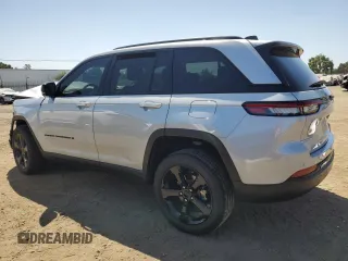 2022 Jeep Grand Cherokee Limited с VIN 1C4RJGBG1N8638726, выставлен на аукционе Copart как лот 59920475 с пробегом 25 071 миль миль и Списание • Salvage title. История ставок и продаж доступна на DreamBid. Изображение 2.